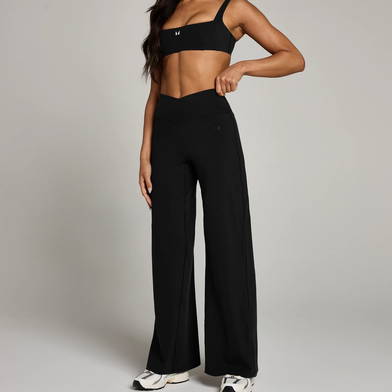 MP Women's Studio Cross Over Wide Leg Legging - Black - L Image 1